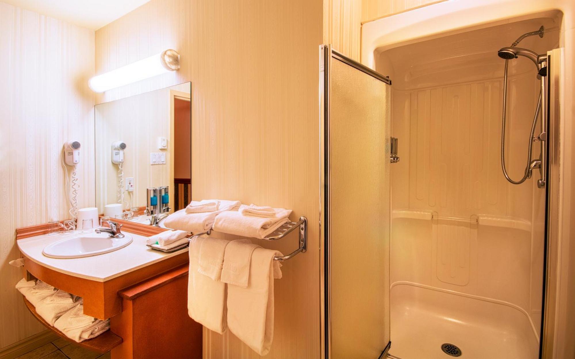 Auberge Québec Hotel 2*